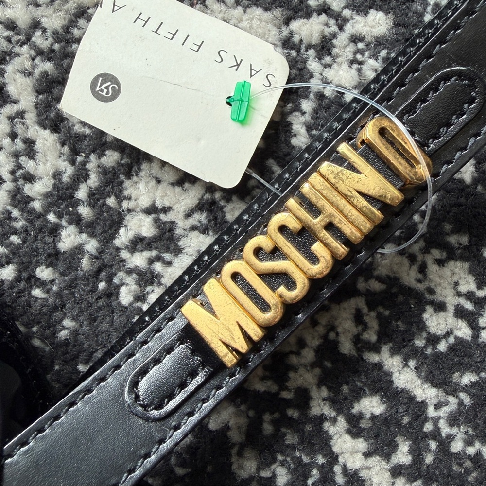 🖤Moschino BLACK wristlet with Gold🖤 - Picture 4 of 14